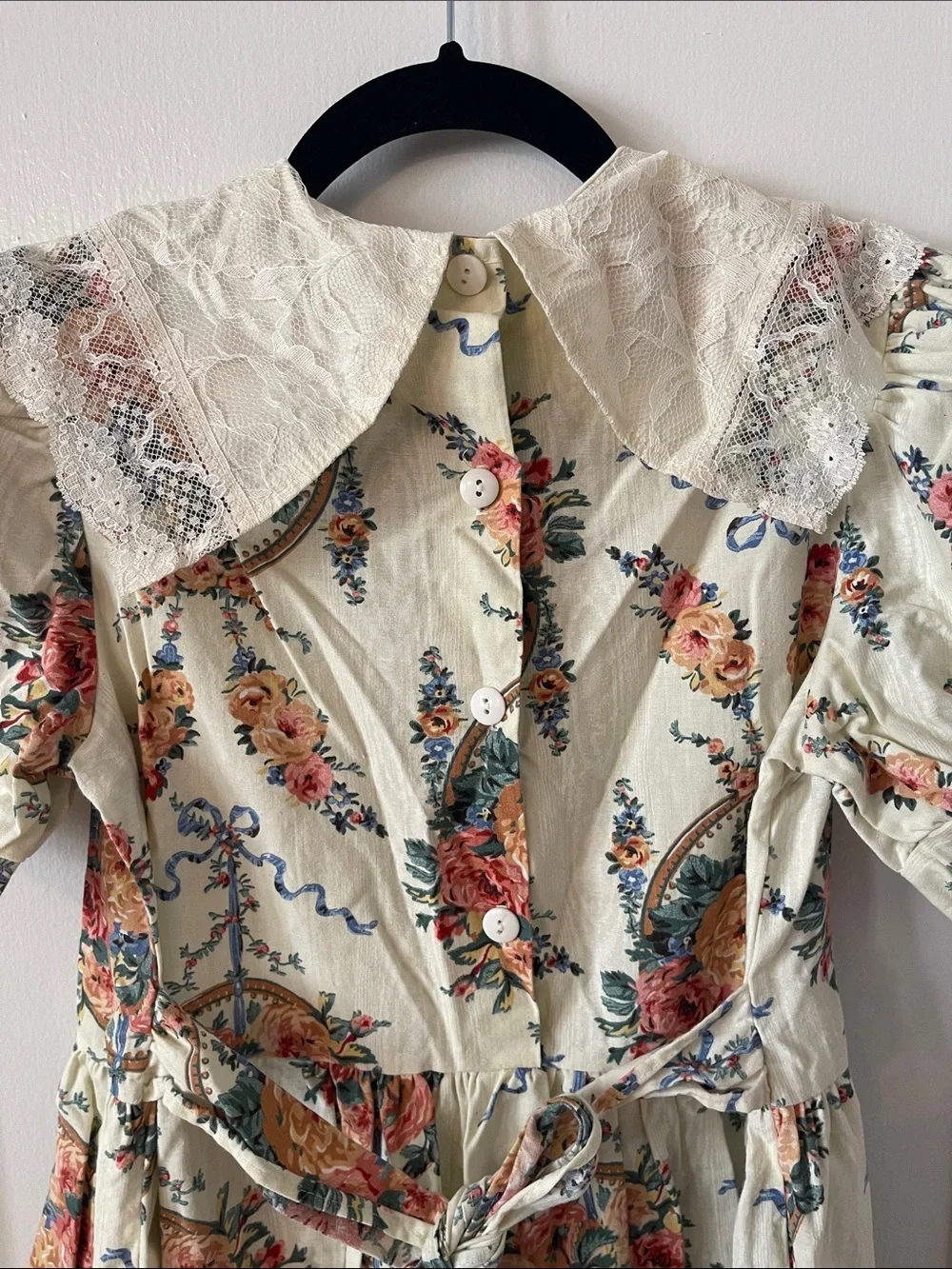 Vintage Emily West Gunne Sax Cottagecore Cream Floral Lace Dress